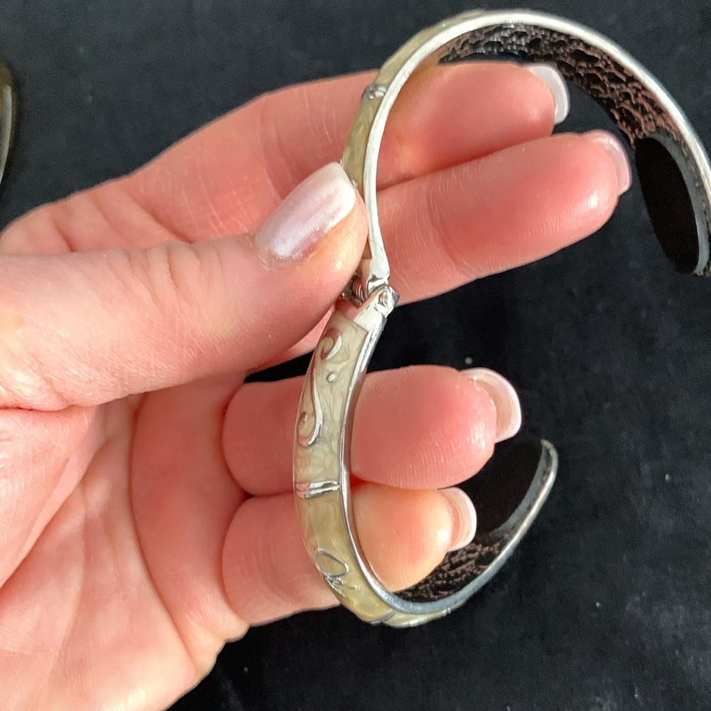 5 bracelets - Picture 6 of 12